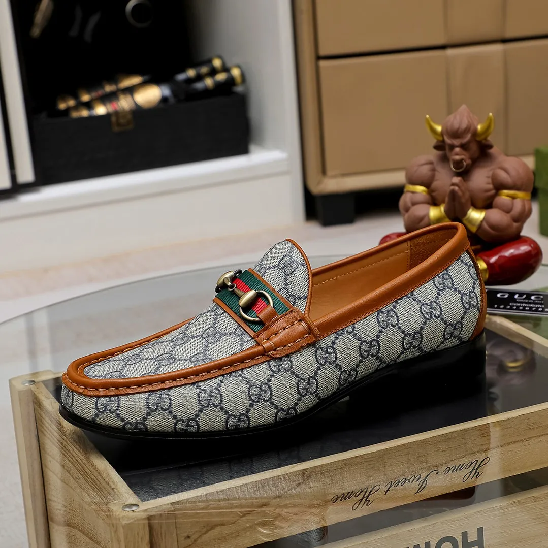 Men's men's shoes 💰420 🆘【GUCCI】Gucci ·🐂里· Hot-selling pea shoes top brand luxury, top quality, the latest fashion pea shoes. The upper is made of original first-layer cowhide. (Full first-layer water-dyed 🐂 leather·inner). The original stylish and stylish soft rubber wear-resistant and non-slip outsole is light and comfortable on the foot, available in 3 colors! Matching code: 38 / 45